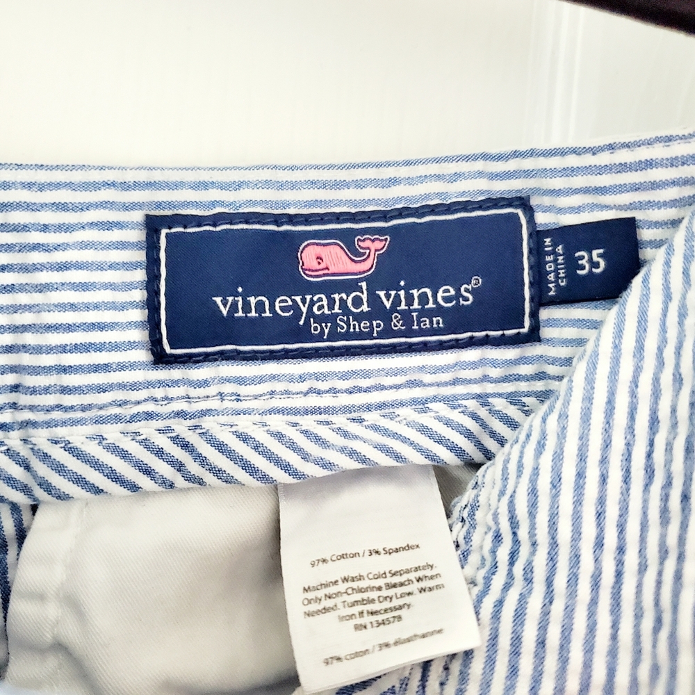 Vineyard Vines Kentucky Derby Seersucker Stretch Breaker Shorts - Picture 3 of 4